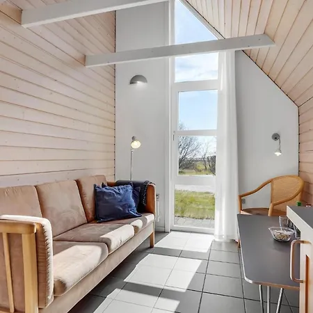 Gorgeous In With Kitchen Feriehus